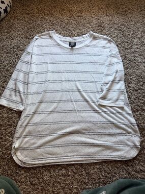 bobeau White Tee with Gray Horizontal Stripes